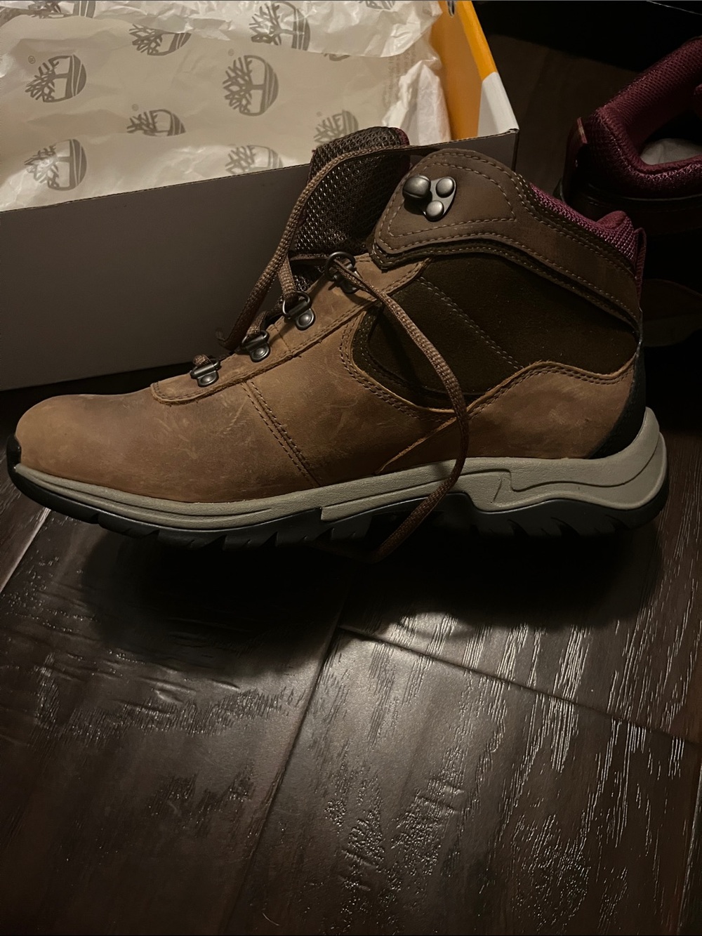 Timberland Brown Lace-Up Women's Hiking Boots with Burgundy/Wine Collar - Picture 4 of 13